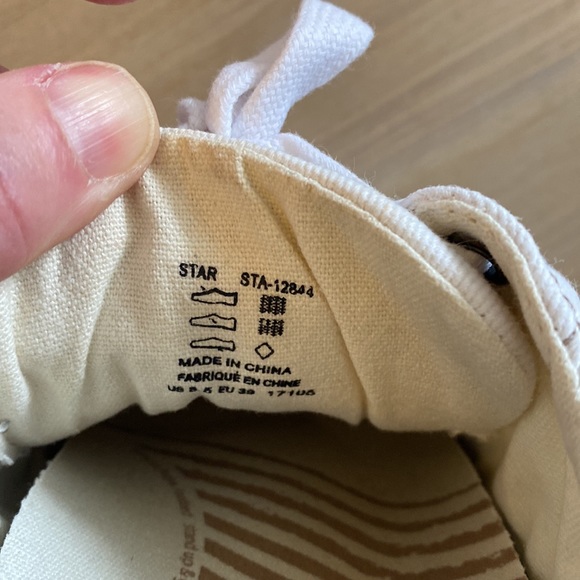 TAOS STAR SNEAKER SHOE 8.5 (38) - Picture 10 of 10